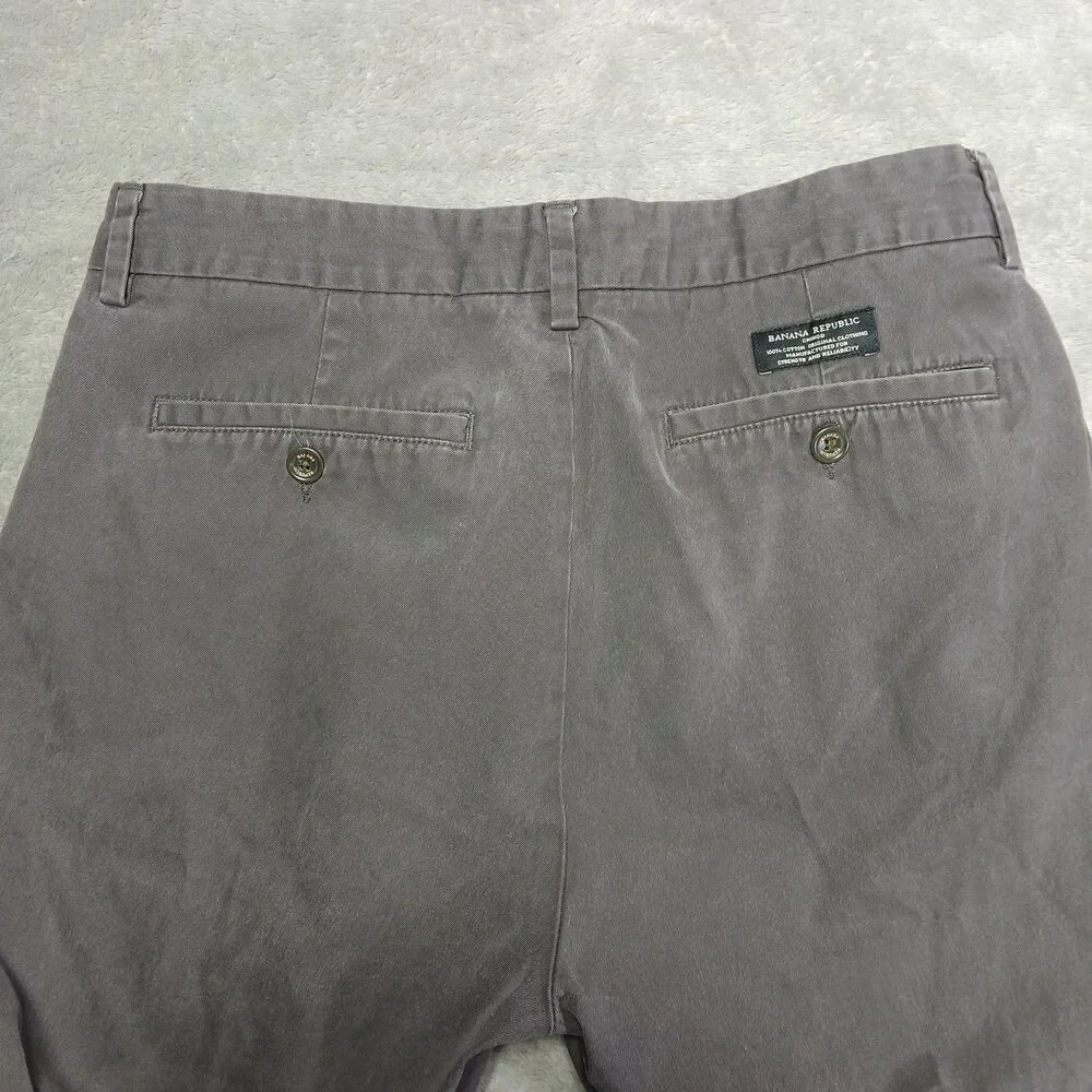 Banana Republic Mens Gray Chino Pants Straight Leg Casual Prep Measures 31x28